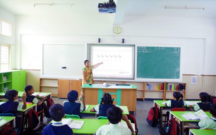 21ST-CENTURY-CLASSROOMS-pvbiwbbj2sx0fs28srfaktvd726iuha16gfwv859xw